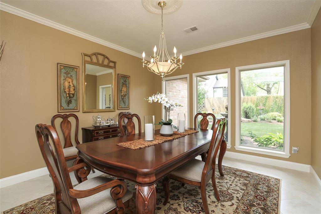 1118 2 Daria Drive, Houston, Texas 77079, 5 Bedrooms Bedrooms, 11 Rooms Rooms,3 BathroomsBathrooms,Single-family,For Sale,Daria,59253316