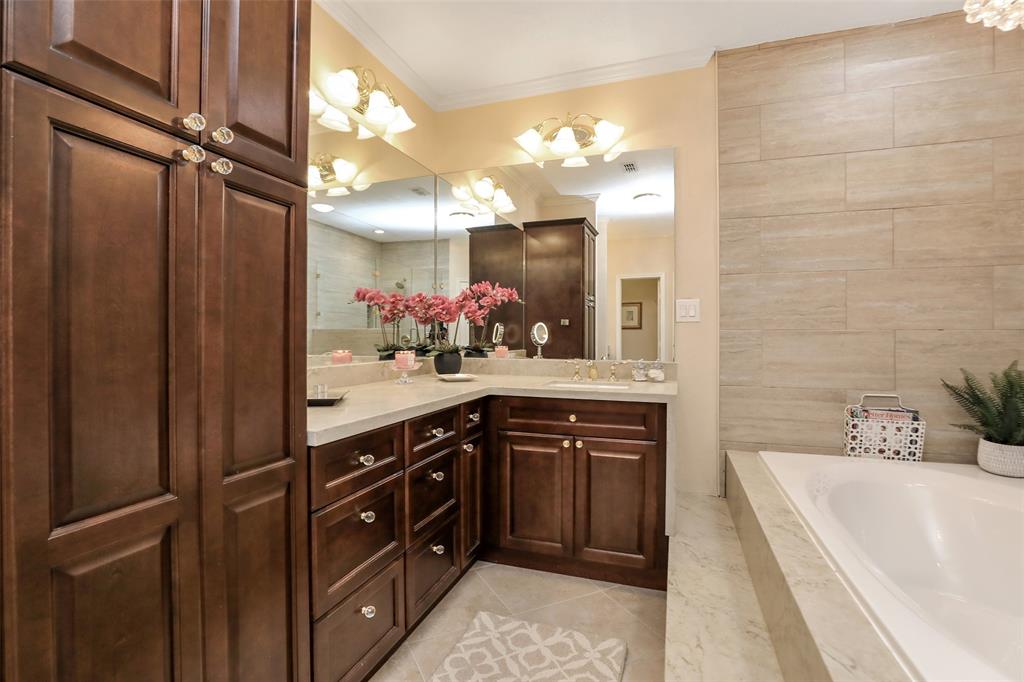 1118 2 Daria Drive, Houston, Texas 77079, 5 Bedrooms Bedrooms, 11 Rooms Rooms,3 BathroomsBathrooms,Single-family,For Sale,Daria,59253316