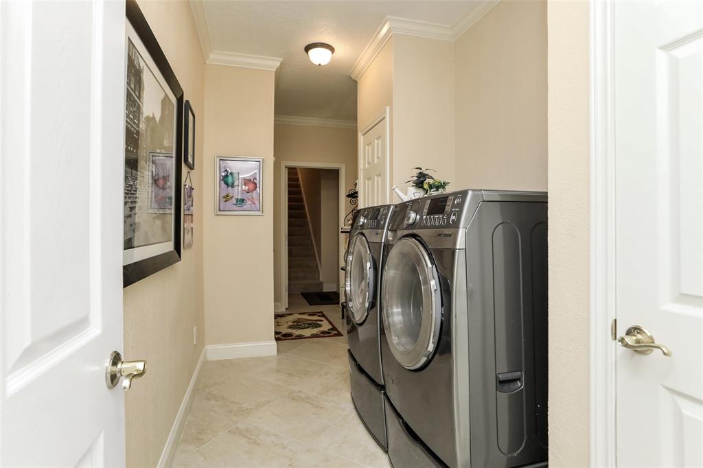 1118 2 Daria Drive, Houston, Texas 77079, 5 Bedrooms Bedrooms, 11 Rooms Rooms,3 BathroomsBathrooms,Single-family,For Sale,Daria,59253316