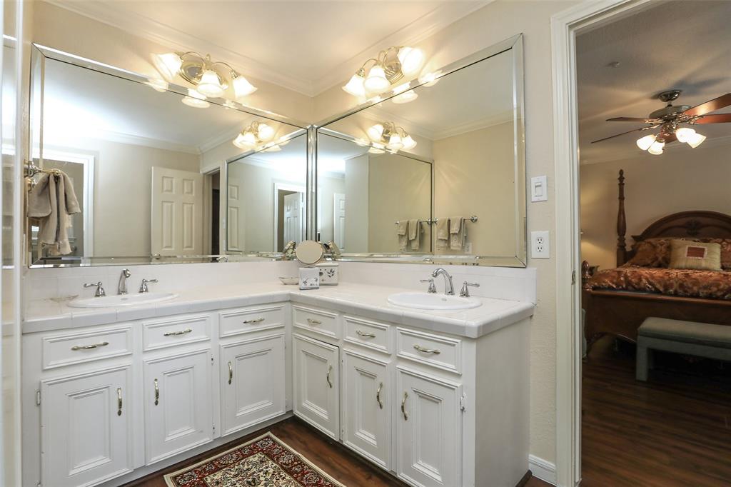1118 2 Daria Drive, Houston, Texas 77079, 5 Bedrooms Bedrooms, 11 Rooms Rooms,3 BathroomsBathrooms,Single-family,For Sale,Daria,59253316