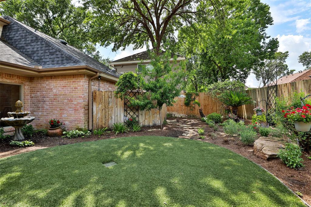 1118 2 Daria Drive, Houston, Texas 77079, 5 Bedrooms Bedrooms, 11 Rooms Rooms,3 BathroomsBathrooms,Single-family,For Sale,Daria,59253316