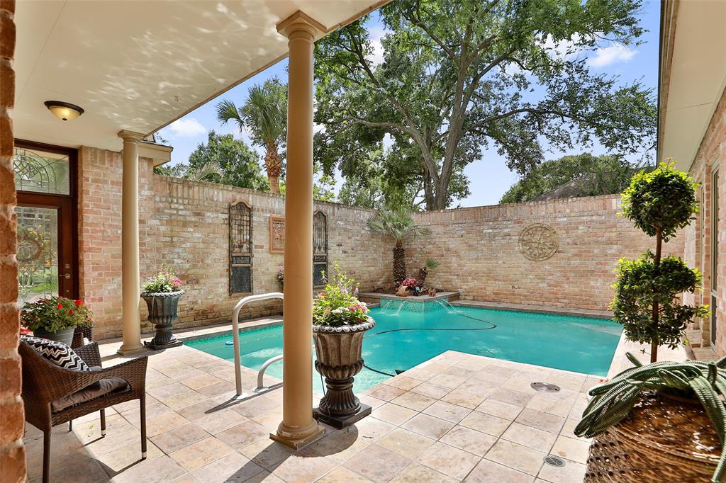 1118 2 Daria Drive, Houston, Texas 77079, 5 Bedrooms Bedrooms, 11 Rooms Rooms,3 BathroomsBathrooms,Single-family,For Sale,Daria,59253316