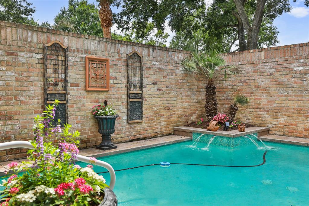 1118 2 Daria Drive, Houston, Texas 77079, 5 Bedrooms Bedrooms, 11 Rooms Rooms,3 BathroomsBathrooms,Single-family,For Sale,Daria,59253316