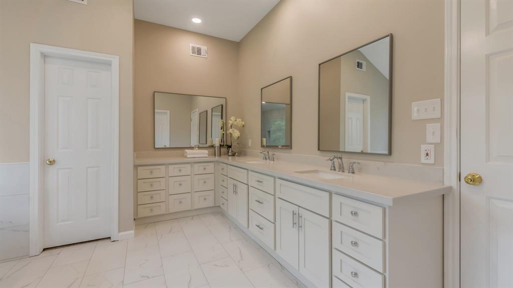 2523 2 Baycrest Drive, Houston, Texas 77058, 3 Bedrooms Bedrooms, ,2 BathroomsBathrooms,Single-family,For Sale,Baycrest,83231150
