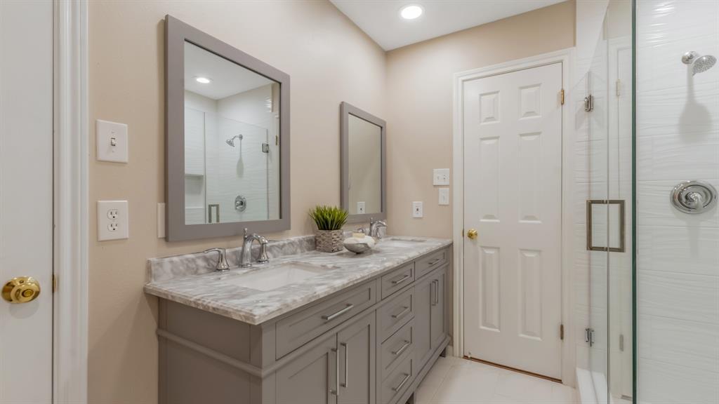 2523 2 Baycrest Drive, Houston, Texas 77058, 3 Bedrooms Bedrooms, ,2 BathroomsBathrooms,Single-family,For Sale,Baycrest,83231150