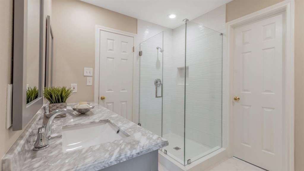 2523 2 Baycrest Drive, Houston, Texas 77058, 3 Bedrooms Bedrooms, ,2 BathroomsBathrooms,Single-family,For Sale,Baycrest,83231150
