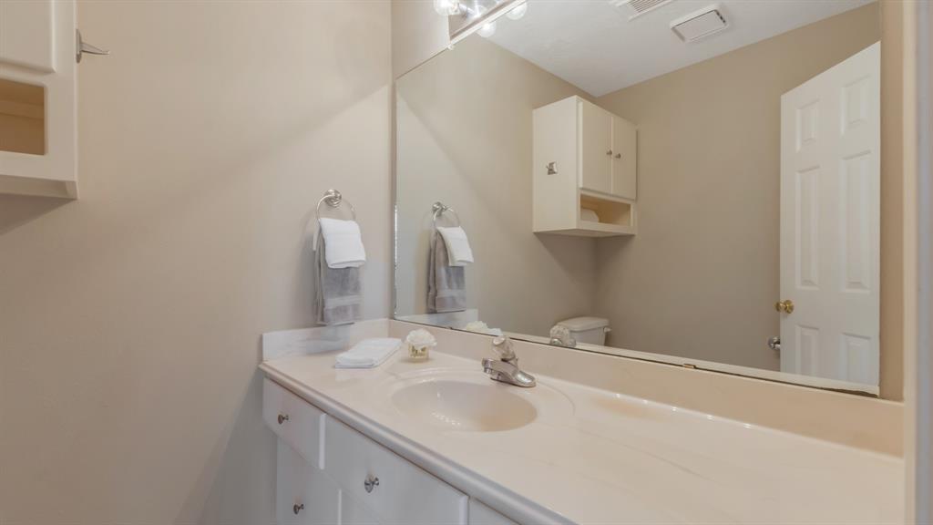 2523 2 Baycrest Drive, Houston, Texas 77058, 3 Bedrooms Bedrooms, ,2 BathroomsBathrooms,Single-family,For Sale,Baycrest,83231150