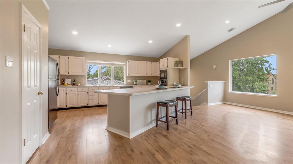 2523 2 Baycrest Drive, Houston, Texas 77058, 3 Bedrooms Bedrooms, ,2 BathroomsBathrooms,Single-family,For Sale,Baycrest,83231150