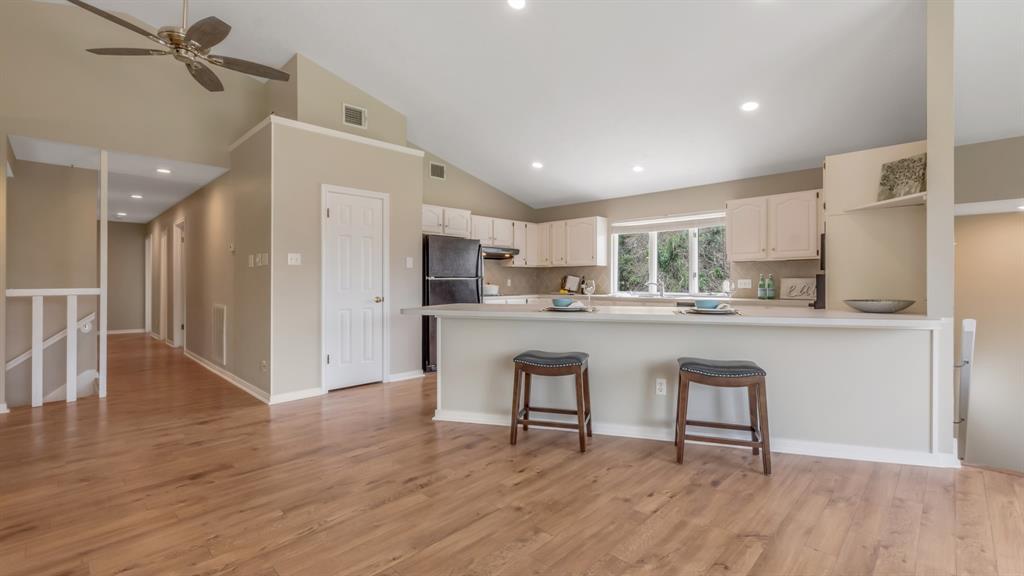 2523 2 Baycrest Drive, Houston, Texas 77058, 3 Bedrooms Bedrooms, ,2 BathroomsBathrooms,Single-family,For Sale,Baycrest,83231150