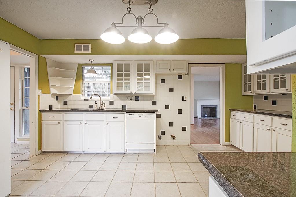 4813 2 Ella Boulevard, Houston, Texas 77018, 4 Bedrooms Bedrooms, 8 Rooms Rooms,2 BathroomsBathrooms,Single-family,For Sale,Ella,67763306