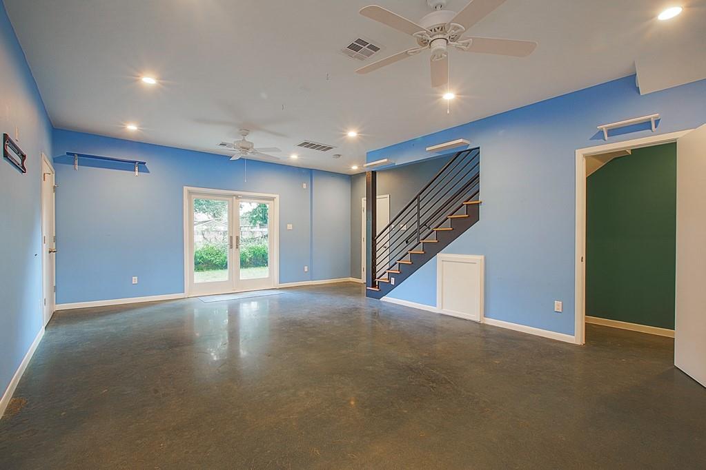 4813 2 Ella Boulevard, Houston, Texas 77018, 4 Bedrooms Bedrooms, 8 Rooms Rooms,2 BathroomsBathrooms,Single-family,For Sale,Ella,67763306