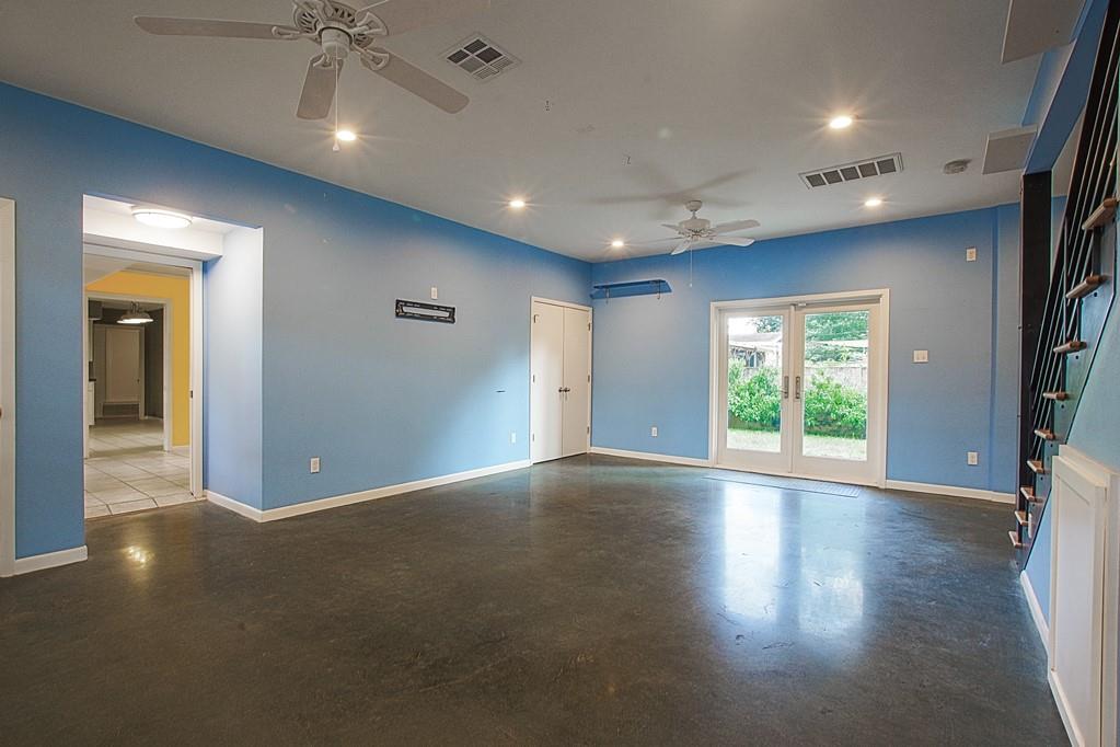 4813 2 Ella Boulevard, Houston, Texas 77018, 4 Bedrooms Bedrooms, 8 Rooms Rooms,2 BathroomsBathrooms,Single-family,For Sale,Ella,67763306