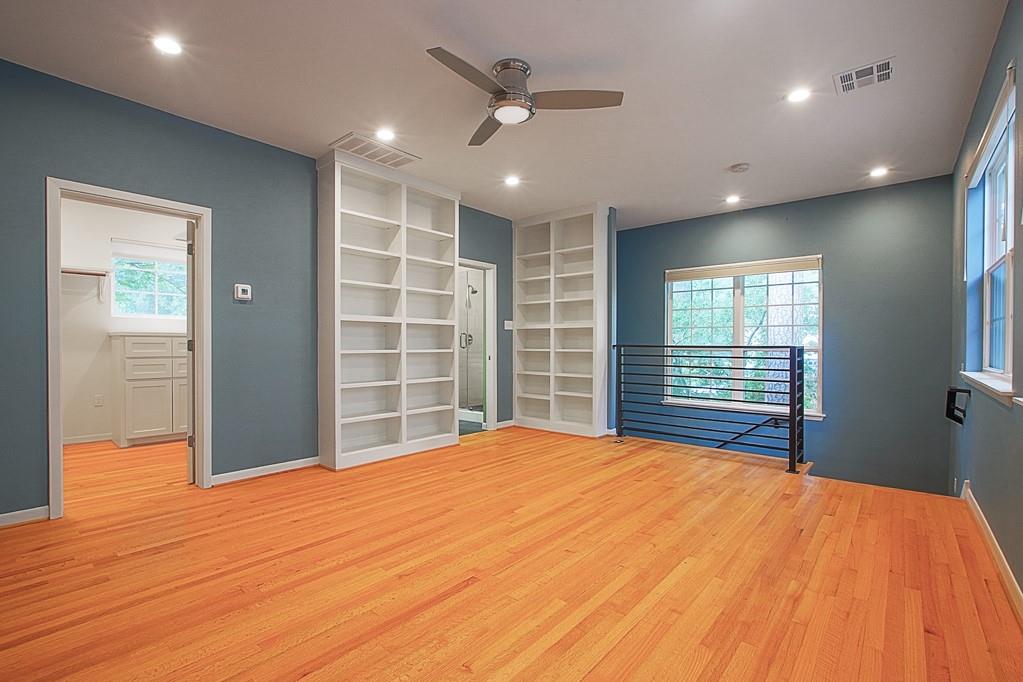4813 2 Ella Boulevard, Houston, Texas 77018, 4 Bedrooms Bedrooms, 8 Rooms Rooms,2 BathroomsBathrooms,Single-family,For Sale,Ella,67763306