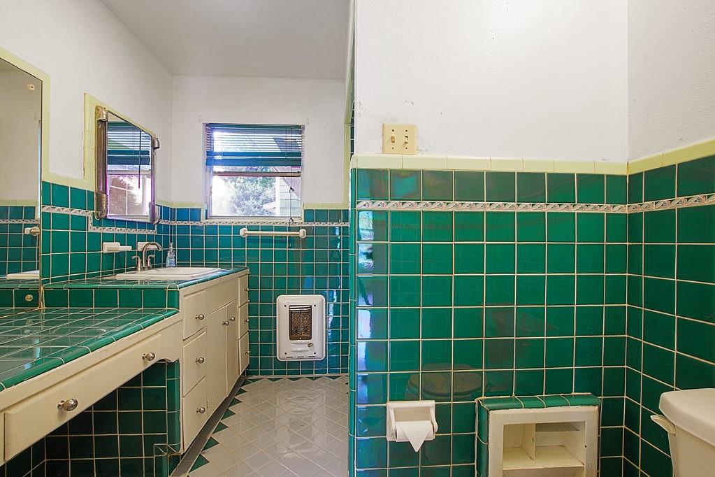 4813 2 Ella Boulevard, Houston, Texas 77018, 4 Bedrooms Bedrooms, 8 Rooms Rooms,2 BathroomsBathrooms,Single-family,For Sale,Ella,67763306