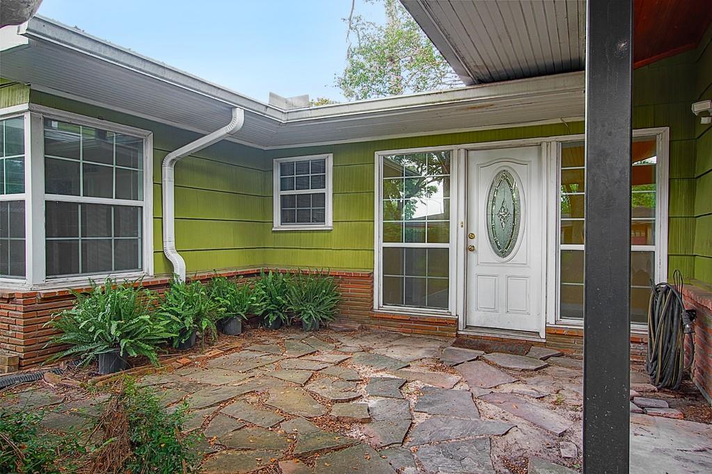 4813 2 Ella Boulevard, Houston, Texas 77018, 4 Bedrooms Bedrooms, 8 Rooms Rooms,2 BathroomsBathrooms,Single-family,For Sale,Ella,67763306