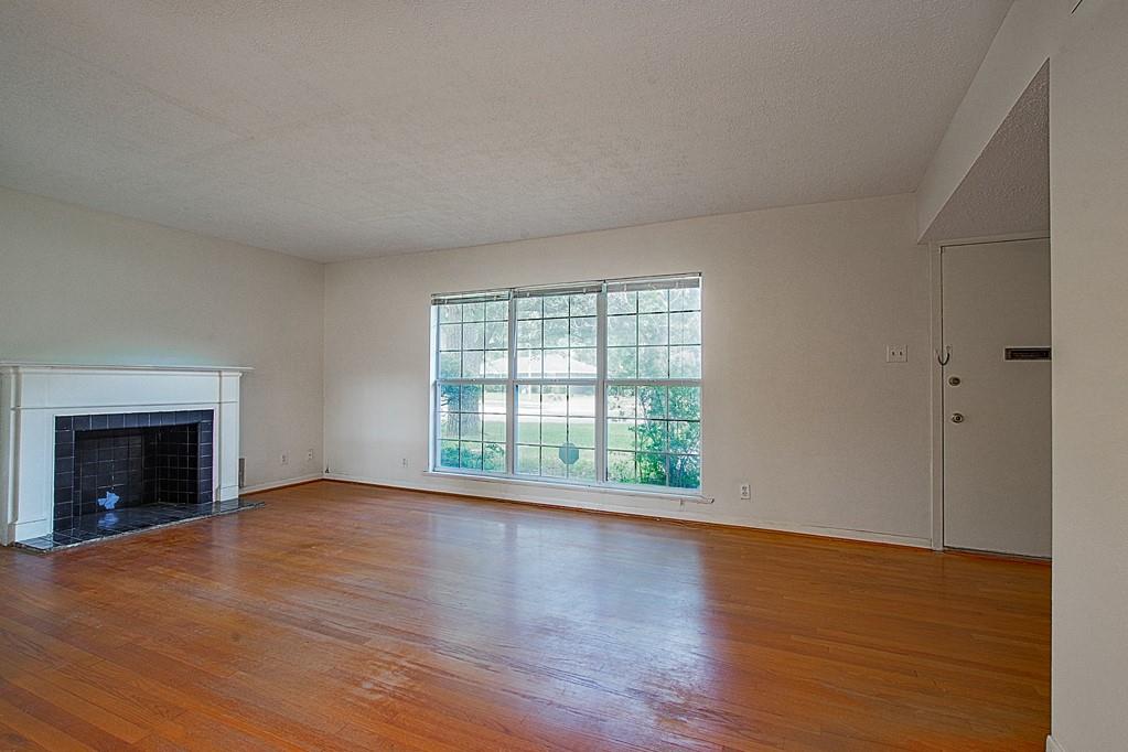 4813 2 Ella Boulevard, Houston, Texas 77018, 4 Bedrooms Bedrooms, 8 Rooms Rooms,2 BathroomsBathrooms,Single-family,For Sale,Ella,67763306