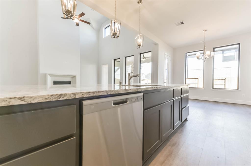 30626 2 South Creek Way, Fulshear, Texas 77441, 4 Bedrooms Bedrooms, 10 Rooms Rooms,3 BathroomsBathrooms,Single-family,For Sale,South Creek Way,88910861