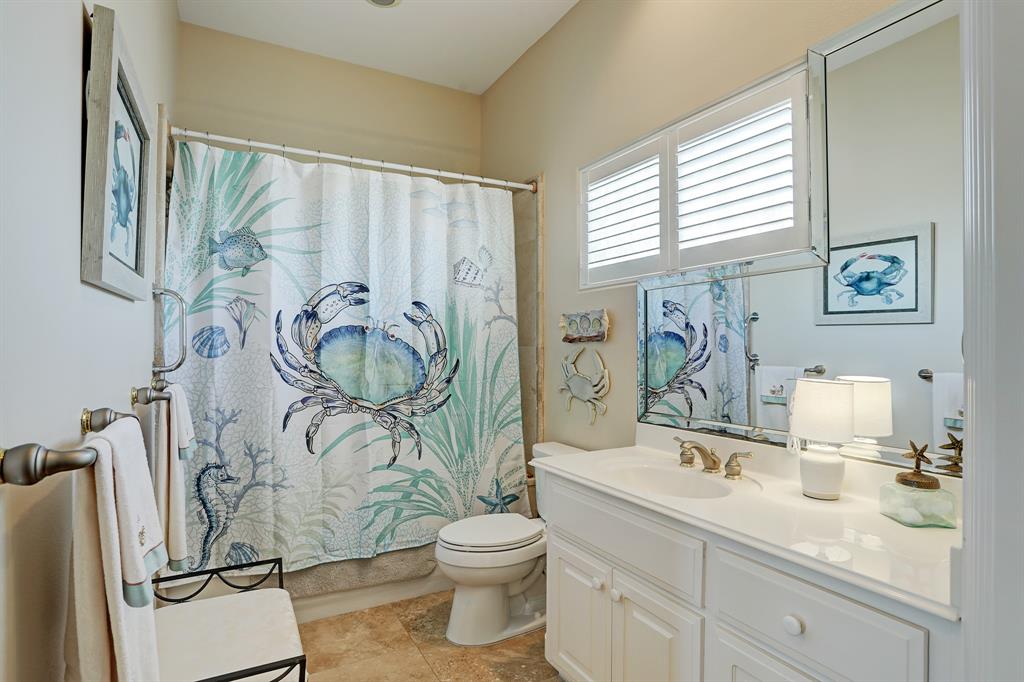 314 3 Bora Bora Drive, Tiki Island, Texas 77554, 4 Bedrooms Bedrooms, 8 Rooms Rooms,2 BathroomsBathrooms,Single-family,For Sale,Bora Bora,10750193