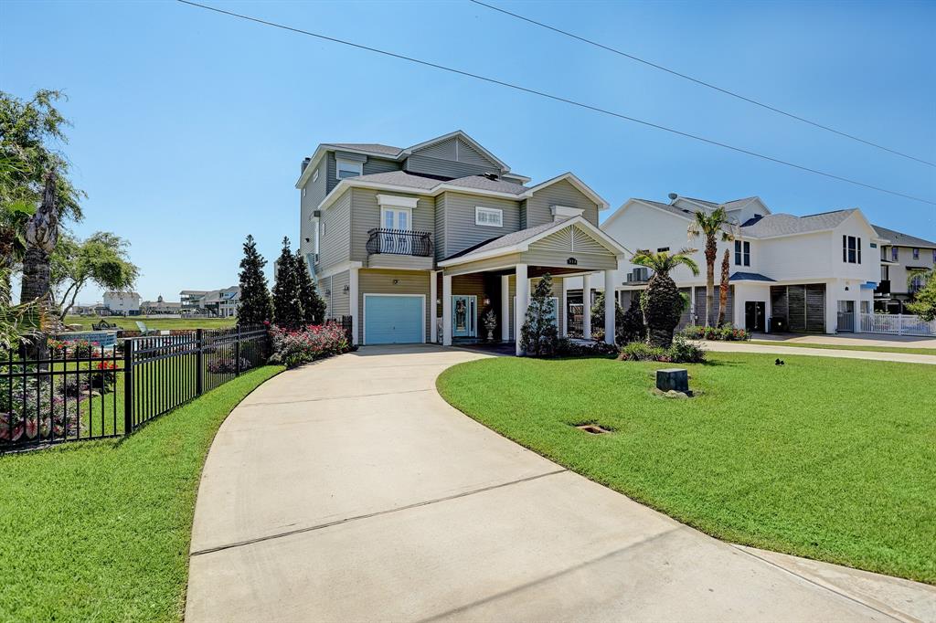 314 3 Bora Bora Drive, Tiki Island, Texas 77554, 4 Bedrooms Bedrooms, 8 Rooms Rooms,2 BathroomsBathrooms,Single-family,For Sale,Bora Bora,10750193