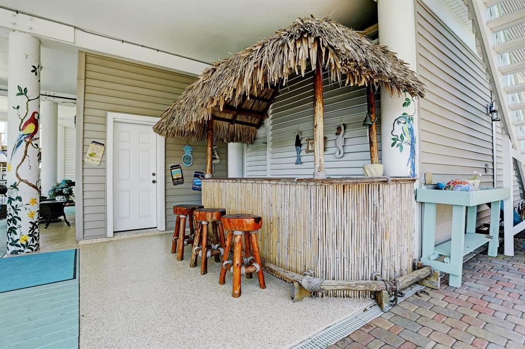 314 3 Bora Bora Drive, Tiki Island, Texas 77554, 4 Bedrooms Bedrooms, 8 Rooms Rooms,2 BathroomsBathrooms,Single-family,For Sale,Bora Bora,10750193