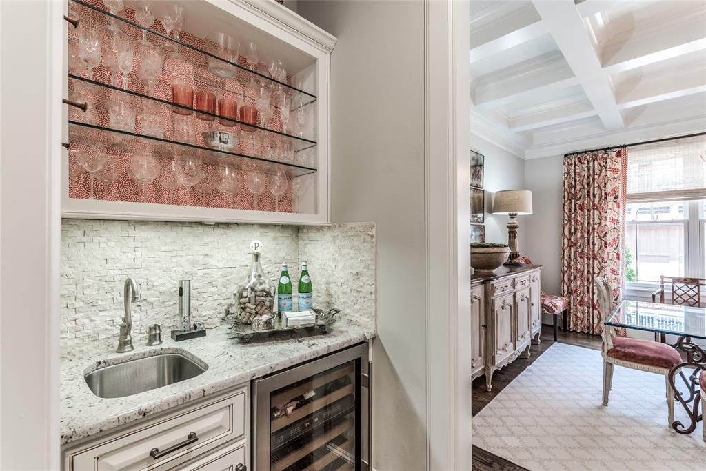 1010 3 Nantucket Drive, Houston, Texas 77057, 4 Bedrooms Bedrooms, 11 Rooms Rooms,4 BathroomsBathrooms,Single-family,For Sale,Nantucket,68064743