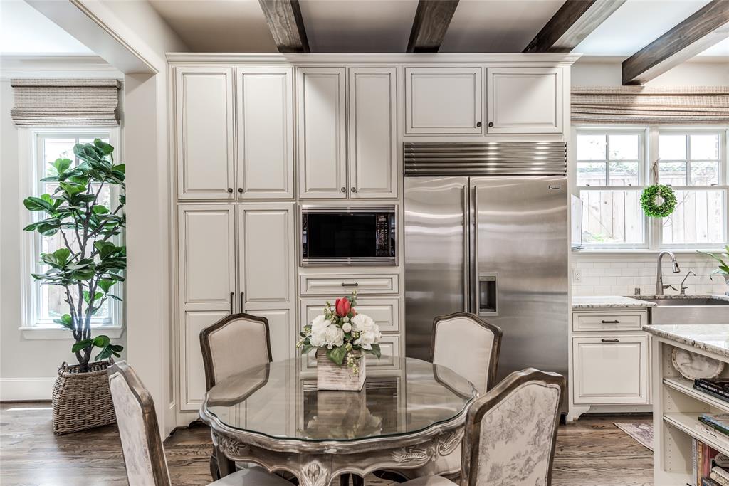 1010 3 Nantucket Drive, Houston, Texas 77057, 4 Bedrooms Bedrooms, 11 Rooms Rooms,4 BathroomsBathrooms,Single-family,For Sale,Nantucket,68064743