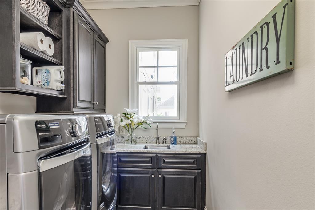 1010 3 Nantucket Drive, Houston, Texas 77057, 4 Bedrooms Bedrooms, 11 Rooms Rooms,4 BathroomsBathrooms,Single-family,For Sale,Nantucket,68064743