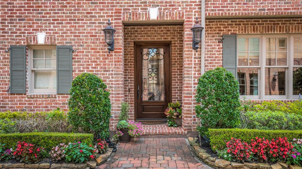 1010 3 Nantucket Drive, Houston, Texas 77057, 4 Bedrooms Bedrooms, 11 Rooms Rooms,4 BathroomsBathrooms,Single-family,For Sale,Nantucket,68064743