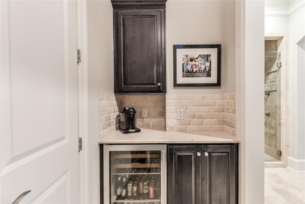 1010 3 Nantucket Drive, Houston, Texas 77057, 4 Bedrooms Bedrooms, 11 Rooms Rooms,4 BathroomsBathrooms,Single-family,For Sale,Nantucket,68064743