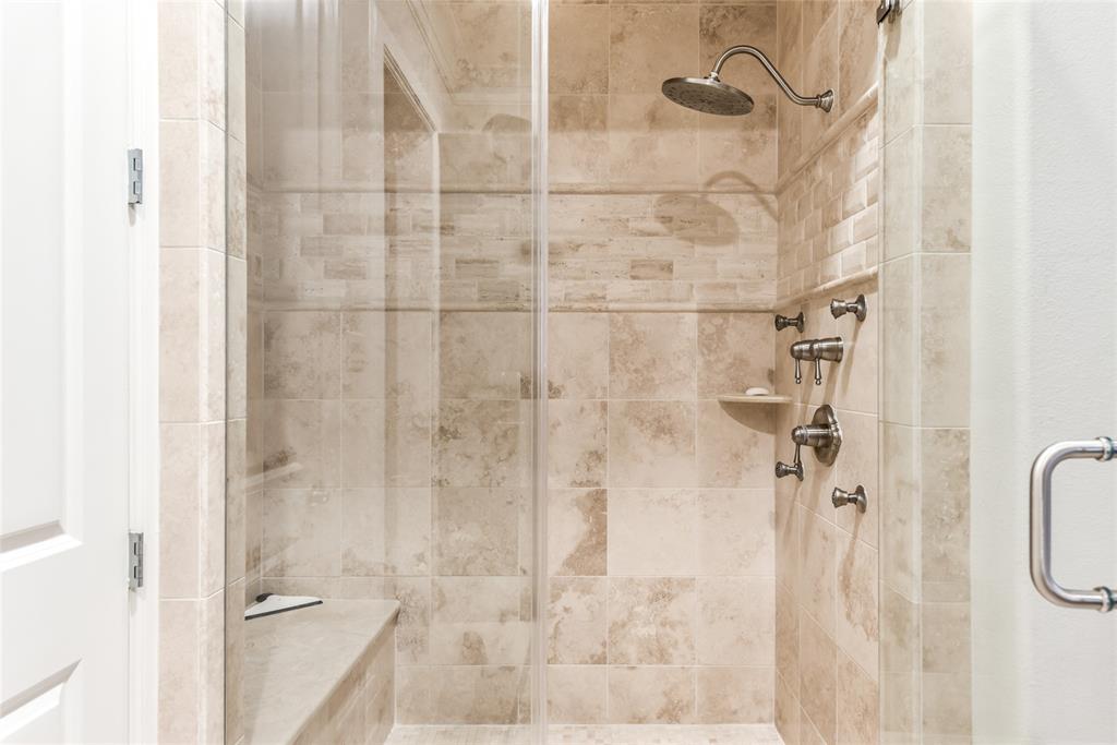 1010 3 Nantucket Drive, Houston, Texas 77057, 4 Bedrooms Bedrooms, 11 Rooms Rooms,4 BathroomsBathrooms,Single-family,For Sale,Nantucket,68064743