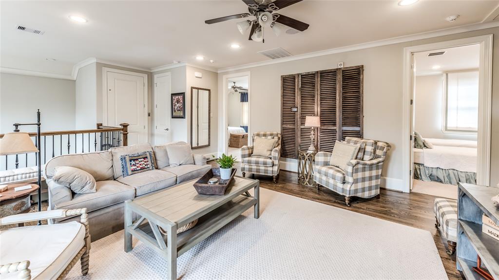 1010 3 Nantucket Drive, Houston, Texas 77057, 4 Bedrooms Bedrooms, 11 Rooms Rooms,4 BathroomsBathrooms,Single-family,For Sale,Nantucket,68064743