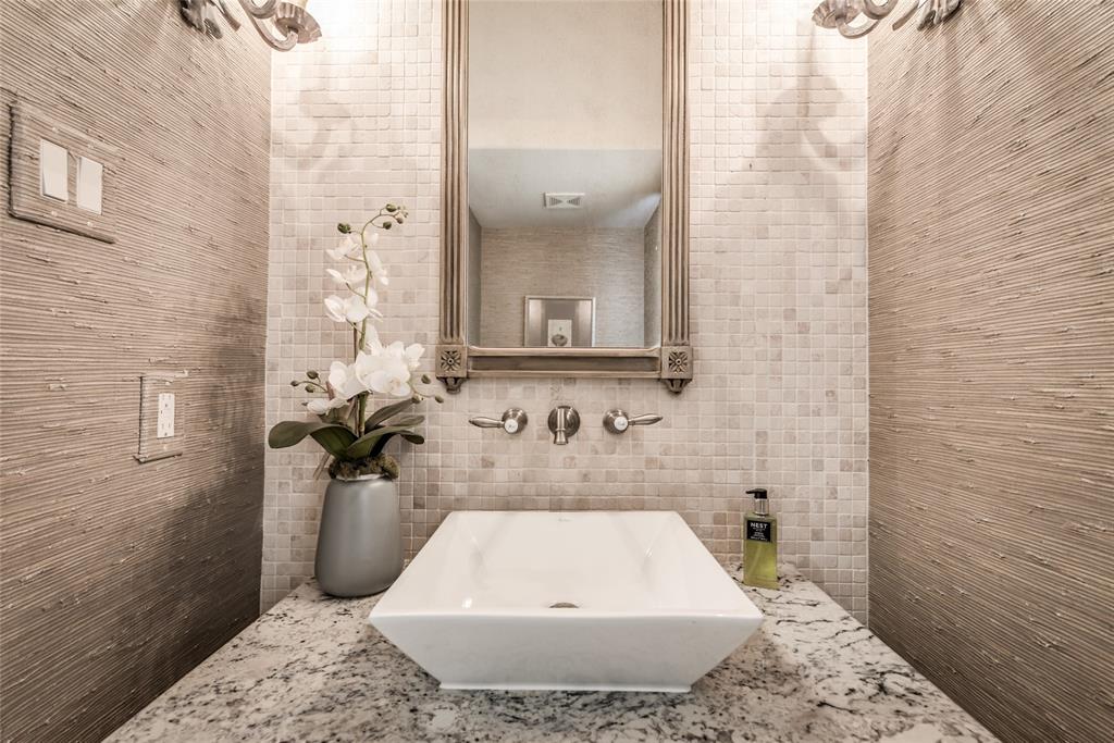1010 3 Nantucket Drive, Houston, Texas 77057, 4 Bedrooms Bedrooms, 11 Rooms Rooms,4 BathroomsBathrooms,Single-family,For Sale,Nantucket,68064743