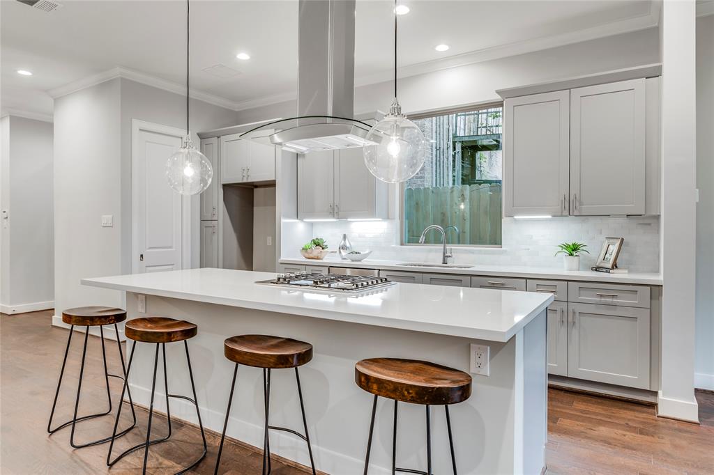 619 3 OAKLEY Street, Houston, Texas 77006, 3 Bedrooms Bedrooms, 11 Rooms Rooms,3 BathroomsBathrooms,Single-family,For Sale,OAKLEY,84414265