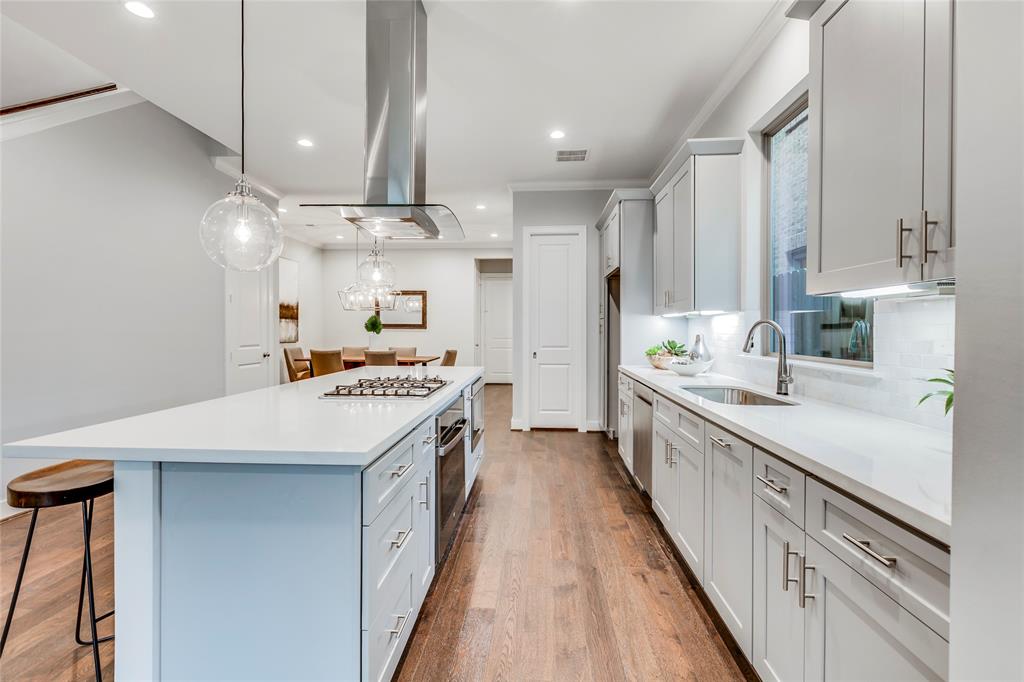 619 3 OAKLEY Street, Houston, Texas 77006, 3 Bedrooms Bedrooms, 11 Rooms Rooms,3 BathroomsBathrooms,Single-family,For Sale,OAKLEY,84414265