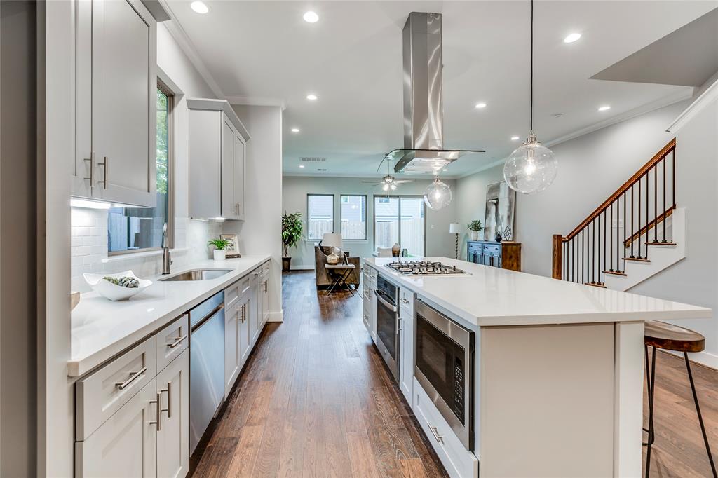 619 3 OAKLEY Street, Houston, Texas 77006, 3 Bedrooms Bedrooms, 11 Rooms Rooms,3 BathroomsBathrooms,Single-family,For Sale,OAKLEY,84414265