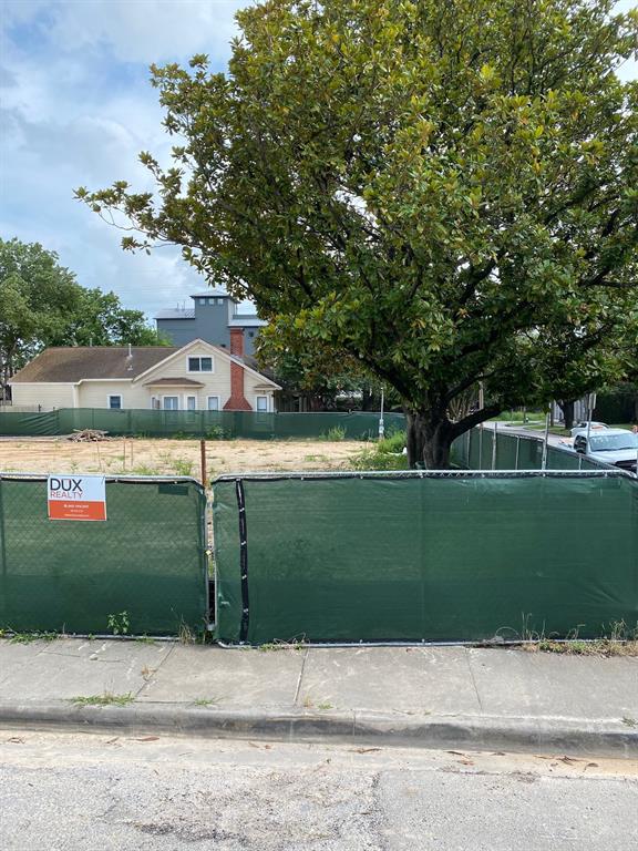 619 3 OAKLEY Street, Houston, Texas 77006, 3 Bedrooms Bedrooms, 11 Rooms Rooms,3 BathroomsBathrooms,Single-family,For Sale,OAKLEY,84414265