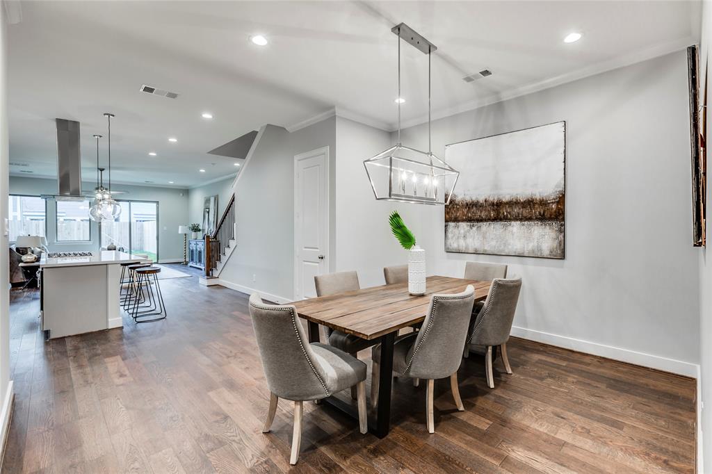 619 3 OAKLEY Street, Houston, Texas 77006, 3 Bedrooms Bedrooms, 11 Rooms Rooms,3 BathroomsBathrooms,Single-family,For Sale,OAKLEY,84414265