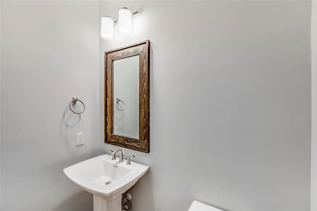 619 3 OAKLEY Street, Houston, Texas 77006, 3 Bedrooms Bedrooms, 11 Rooms Rooms,3 BathroomsBathrooms,Single-family,For Sale,OAKLEY,84414265