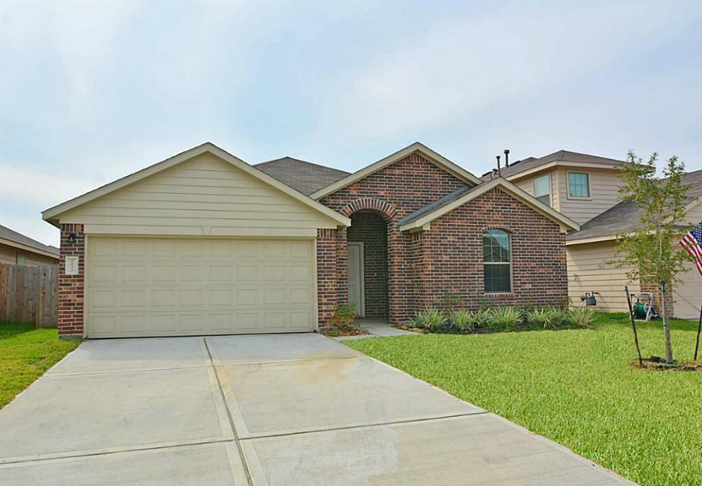 7211 Alava Drive Magnolia, Texas SPACIOUS 4 BED/2BA in HIGHLY RATED Magnolia ISD. GORGEOUS KITCHEN;Granite COUNTERS, SS Appliances,Gas Range.OPEN FP ; LARGE LIVING ROOM;Vaulted Ceilings,SPLIT FP; SUITE W/ HUGE SHOWER; LOTS OF STORAGE; LARGE CLOSET; 4th Bedroom can be used as a Study/Office. Nestled in a Pleasant Neighborhood; Great location! Minutes away from Conveniences,Shopping, The Woodlands. Once approved, this property qualifies for 1- Payment of a Jetty program option for reduced deposit payment, or 2- Standard full deposit payment fully refundable at move out, per the terms of the lease. Please inquire w/listing agent for more details. All leases participate in HVAC Filter Program $20.00 a month, due with rent. Pets are case by case basis