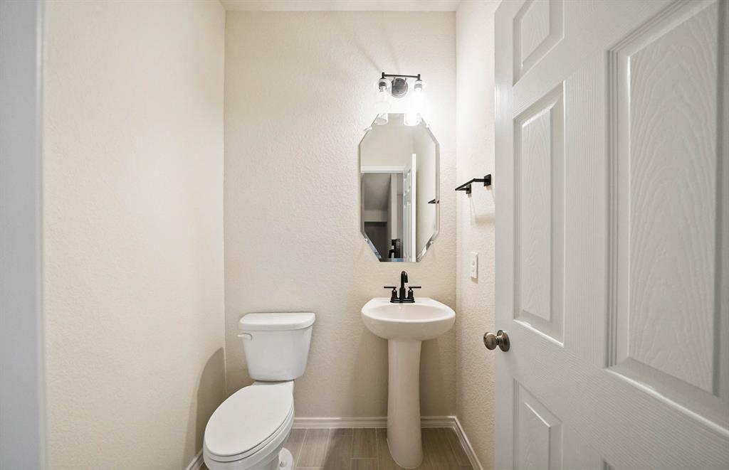 3410 3 Avondale View Drive, Houston, Texas 77025, 3 Bedrooms Bedrooms, 4 Rooms Rooms,2 BathroomsBathrooms,Single-family,For Sale,Avondale View,76260449