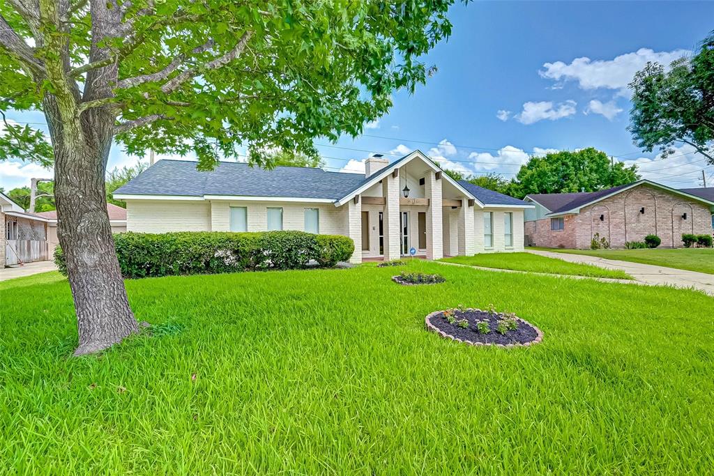 2419 Briarlee Drive, Houston, TX 77077