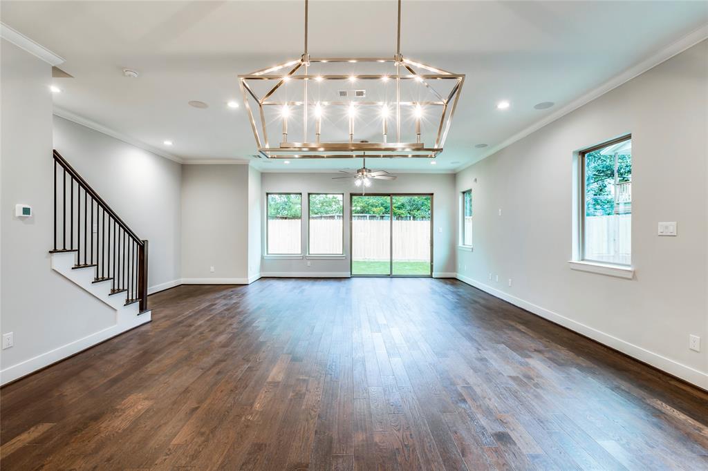 2710 2 BEAUCHAMP Street, Houston, Texas 77009, 3 Bedrooms Bedrooms, 11 Rooms Rooms,2 BathroomsBathrooms,Single-family,For Sale,BEAUCHAMP,86531345