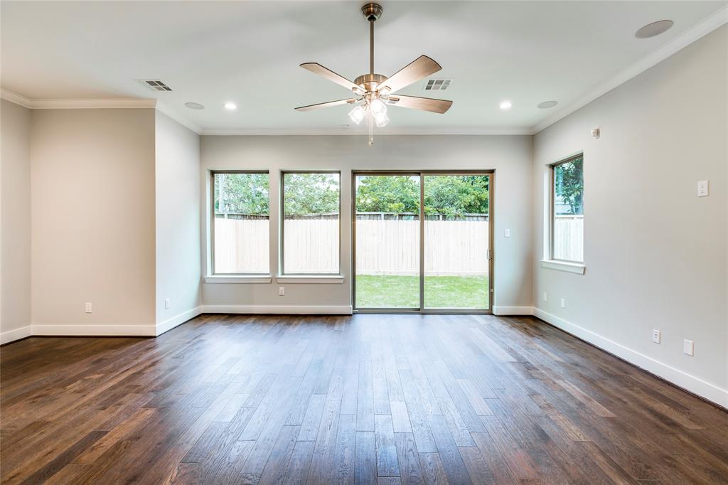 2710 2 BEAUCHAMP Street, Houston, Texas 77009, 3 Bedrooms Bedrooms, 11 Rooms Rooms,2 BathroomsBathrooms,Single-family,For Sale,BEAUCHAMP,86531345