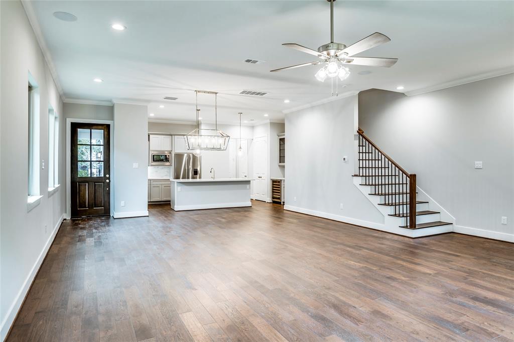2710 2 BEAUCHAMP Street, Houston, Texas 77009, 3 Bedrooms Bedrooms, 11 Rooms Rooms,2 BathroomsBathrooms,Single-family,For Sale,BEAUCHAMP,86531345