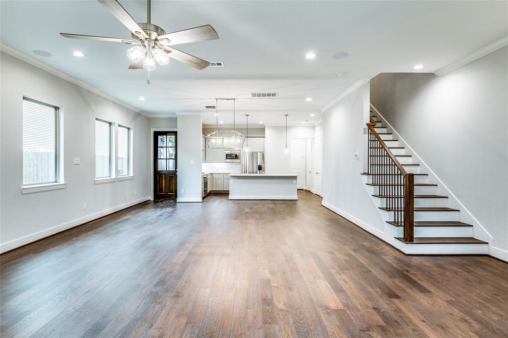 2710 2 BEAUCHAMP Street, Houston, Texas 77009, 3 Bedrooms Bedrooms, 11 Rooms Rooms,2 BathroomsBathrooms,Single-family,For Sale,BEAUCHAMP,86531345