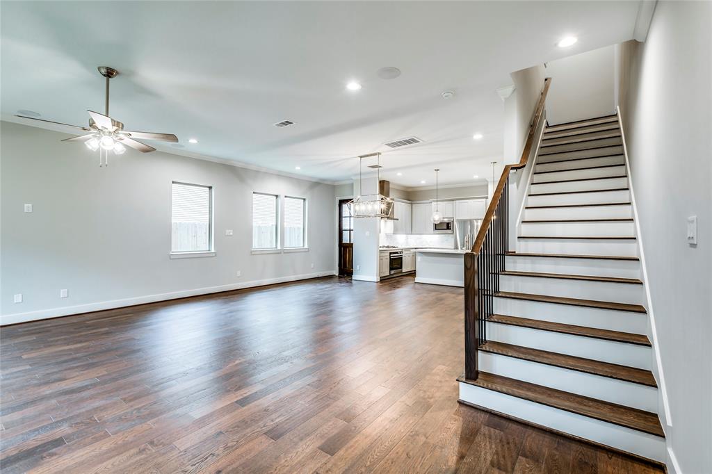 2710 2 BEAUCHAMP Street, Houston, Texas 77009, 3 Bedrooms Bedrooms, 11 Rooms Rooms,2 BathroomsBathrooms,Single-family,For Sale,BEAUCHAMP,86531345