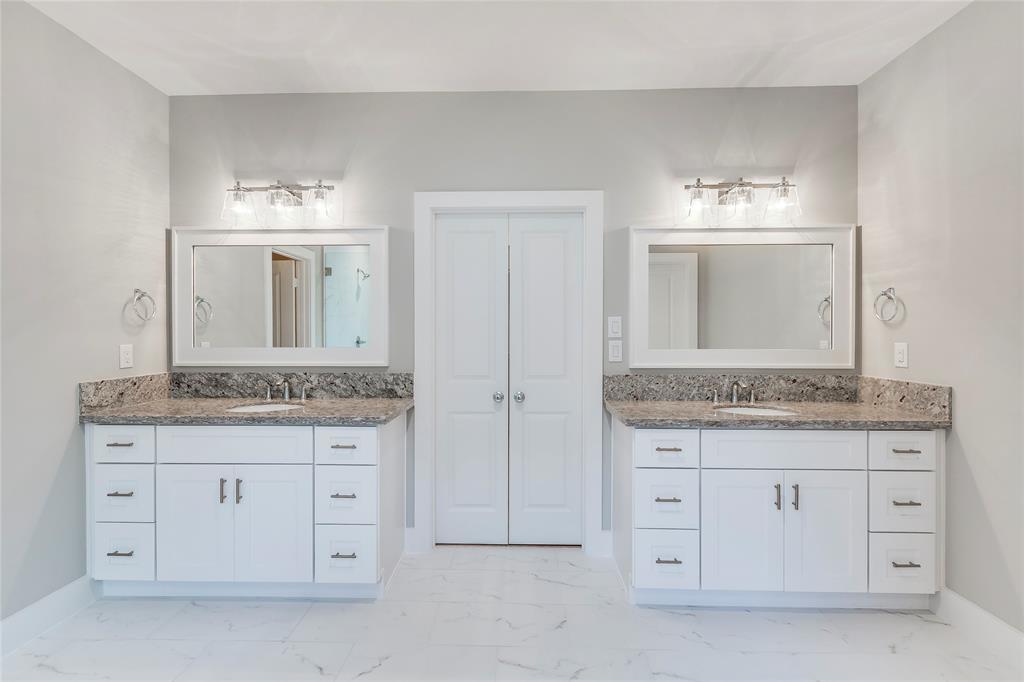 2710 2 BEAUCHAMP Street, Houston, Texas 77009, 3 Bedrooms Bedrooms, 11 Rooms Rooms,2 BathroomsBathrooms,Single-family,For Sale,BEAUCHAMP,86531345