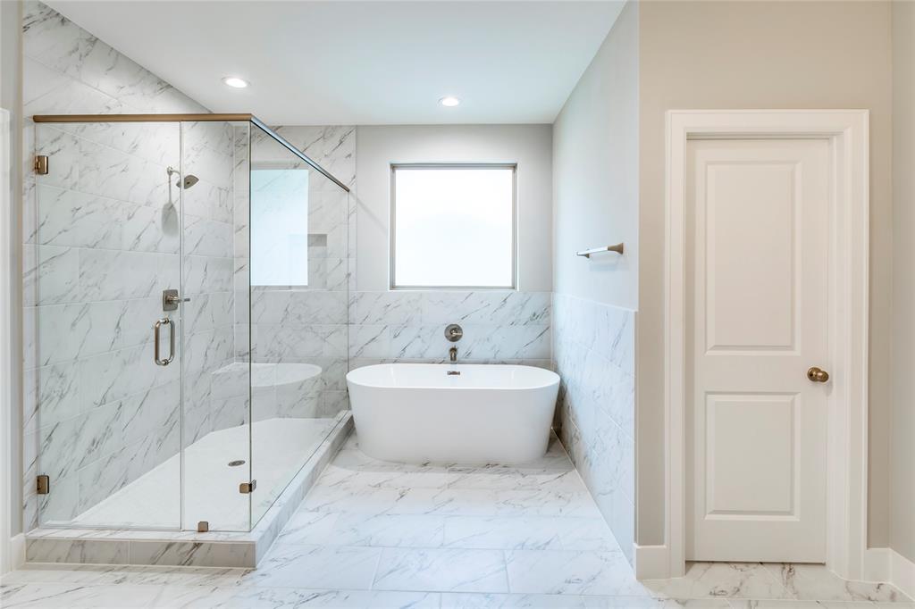 2710 2 BEAUCHAMP Street, Houston, Texas 77009, 3 Bedrooms Bedrooms, 11 Rooms Rooms,2 BathroomsBathrooms,Single-family,For Sale,BEAUCHAMP,86531345