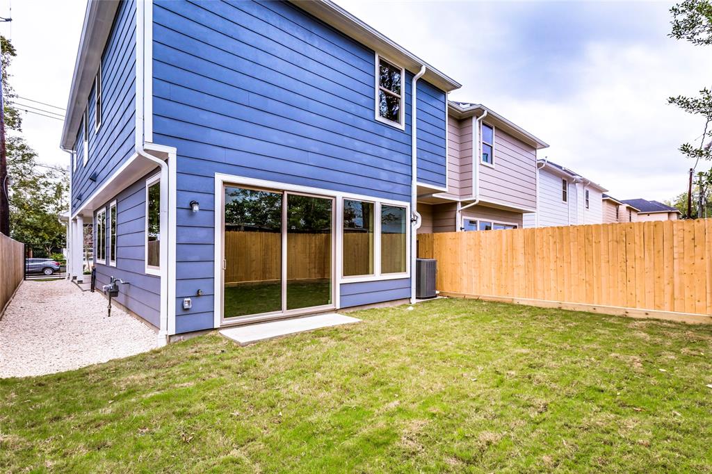 2710 2 BEAUCHAMP Street, Houston, Texas 77009, 3 Bedrooms Bedrooms, 11 Rooms Rooms,2 BathroomsBathrooms,Single-family,For Sale,BEAUCHAMP,86531345