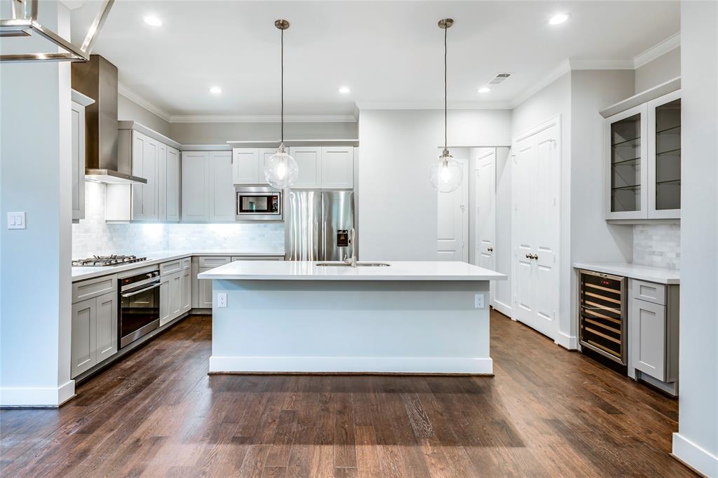 2710 2 BEAUCHAMP Street, Houston, Texas 77009, 3 Bedrooms Bedrooms, 11 Rooms Rooms,2 BathroomsBathrooms,Single-family,For Sale,BEAUCHAMP,86531345